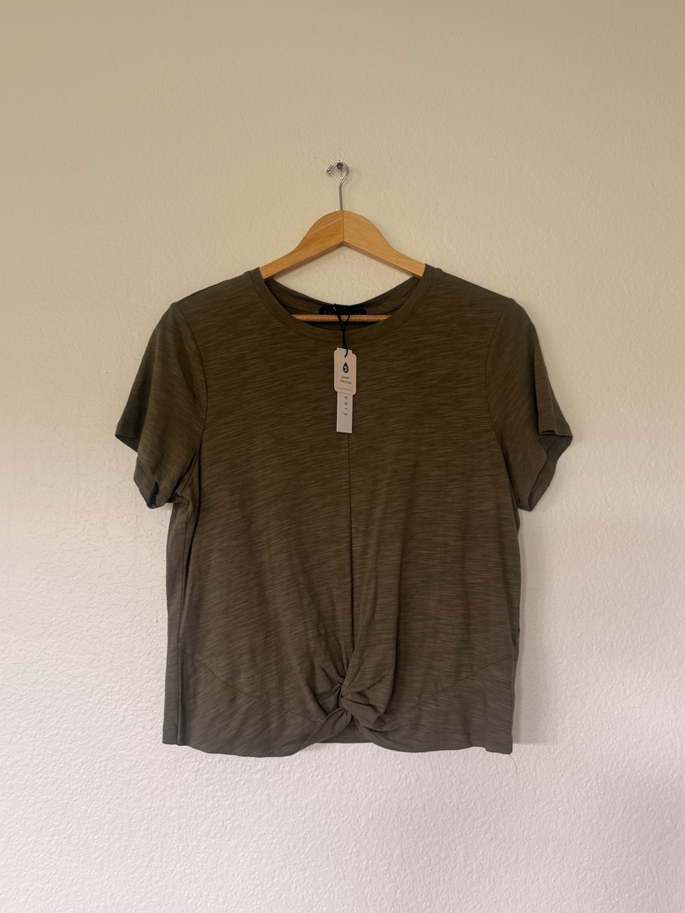 NWT Sanctuary green t shirt